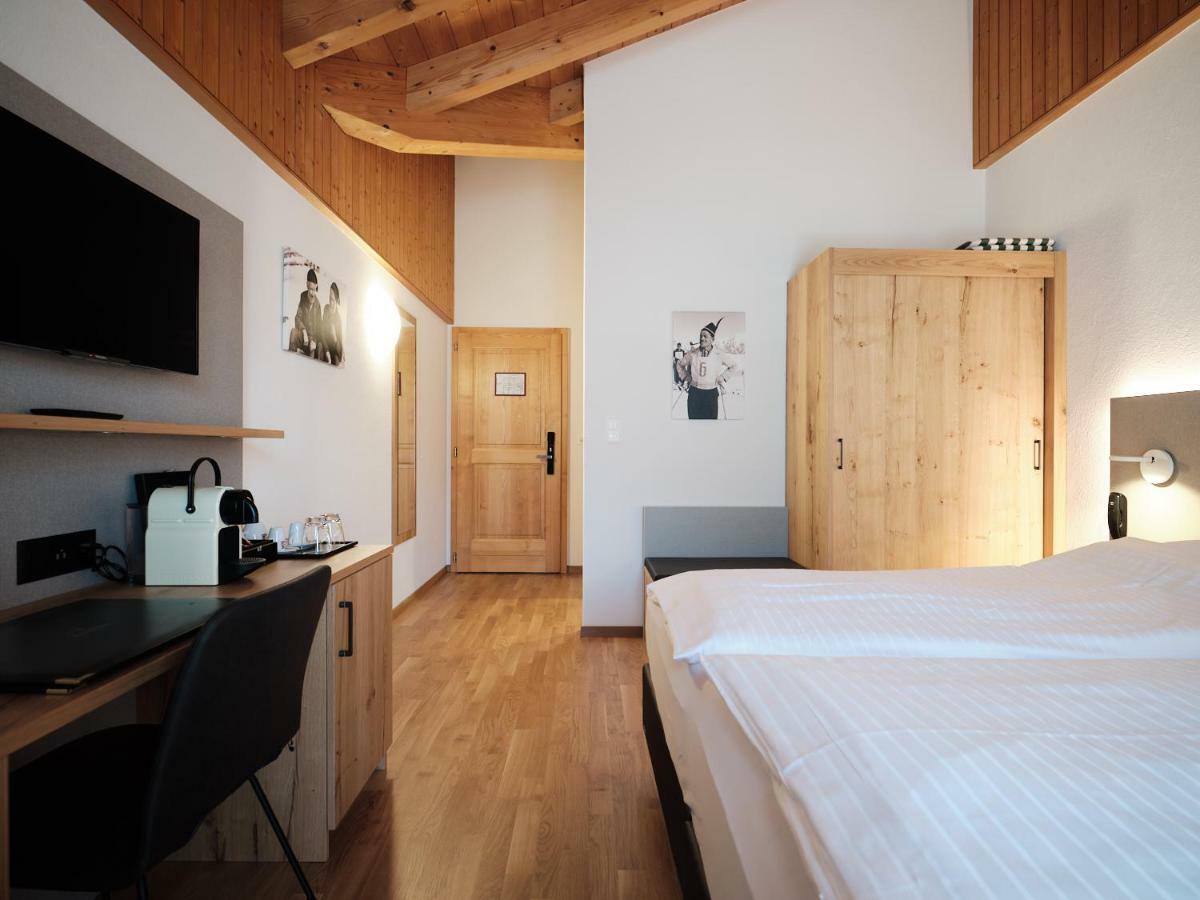 Hotel Hubertus Obergesteln Bagian luar foto
